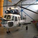 Mi-2 v hangári